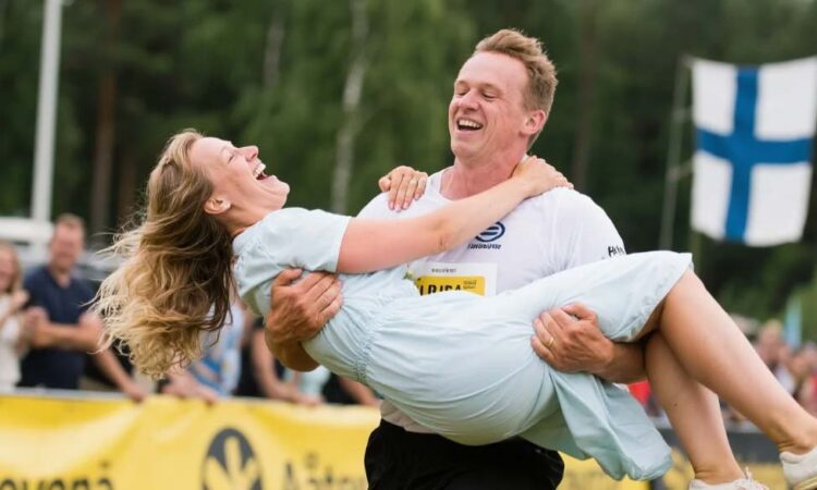 Wife Carrying: Olahraga Unik Menggendong Istri dari Finlandia